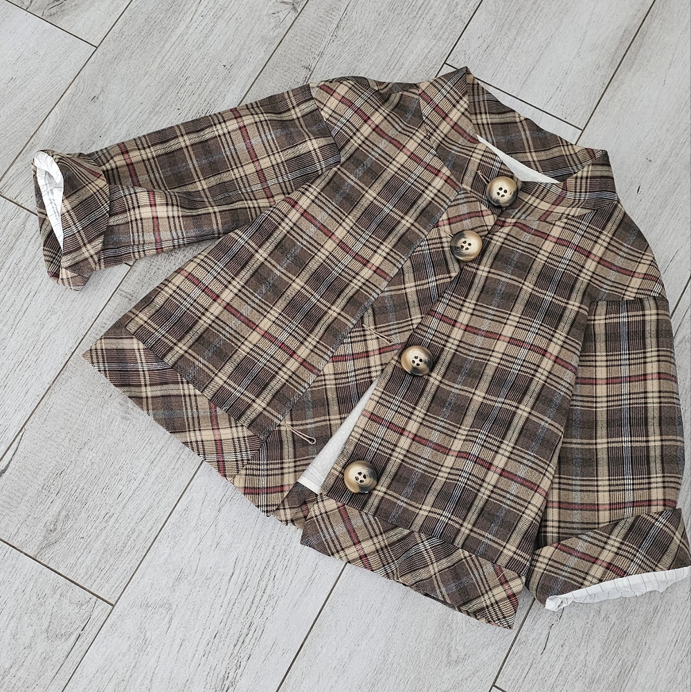 Made in Italy Houndstooth Sassy Trapeze Jacket By Qcciqio. Sz 6 to 8